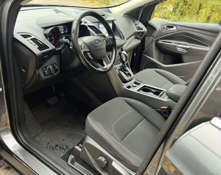 Серый Форд Куга, объемом двигателя 2 л и пробегом 144 тыс. км за 17700 $, фото 8 на Automoto.ua