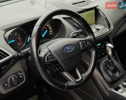 Сірий Форд Куга, об'ємом двигуна 2 л та пробігом 123 тис. км за 23800 $, фото 26 на Automoto.ua