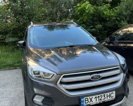 Форд Куга 2017 в Ирпене на Automoto.ua Серый Форд Куга, объемом двигателя 2 л и пробегом 148 тыс. км за 17750 $, фото 1 на Automoto.ua