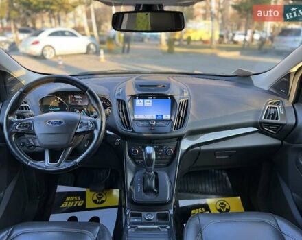 Форд Куга 2017 в Львове на Automoto.ua Серый Форд Куга, объемом двигателя 2 л и пробегом 115 тыс. км за 21150 $, фото 12 на Automoto.ua