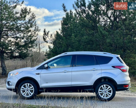 Сірий Форд Куга, об'ємом двигуна 2 л та пробігом 117 тис. км за 16999 $, фото 3 на Automoto.ua