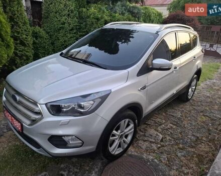 Форд Куга 2017 в Золочев на Automoto.ua Серый Форд Куга, объемом двигателя 2 л и пробегом 188 тыс. км за 16400 $, фото 2 на Automoto.ua