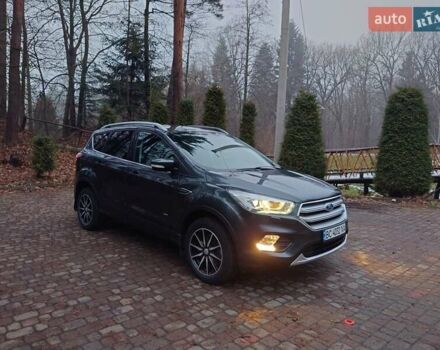 Серый Форд Куга, объемом двигателя 2 л и пробегом 95 тыс. км за 16900 $, фото 4 на Automoto.ua