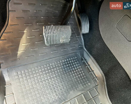 Сірий Форд Куга, об'ємом двигуна 2 л та пробігом 117 тис. км за 16999 $, фото 30 на Automoto.ua