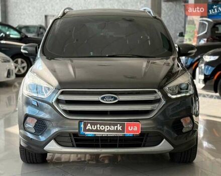 Форд Куга 2017 в Одессе на Automoto.ua Серый Форд Куга, объемом двигателя 2 л и пробегом 270 тыс. км за 12990 $, фото 1 на Automoto.ua