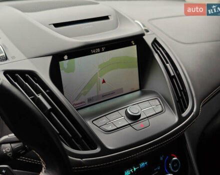 Сірий Форд Куга, об'ємом двигуна 2 л та пробігом 123 тис. км за 23800 $, фото 31 на Automoto.ua