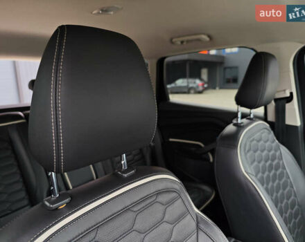 Сірий Форд Куга, об'ємом двигуна 2 л та пробігом 123 тис. км за 23800 $, фото 68 на Automoto.ua