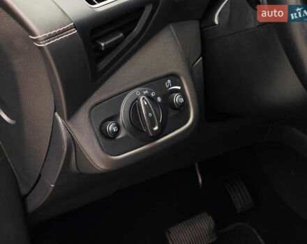 Сірий Форд Куга, об'ємом двигуна 2 л та пробігом 123 тис. км за 23800 $, фото 27 на Automoto.ua