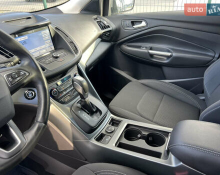 Сірий Форд Куга, об'ємом двигуна 2 л та пробігом 117 тис. км за 16999 $, фото 11 на Automoto.ua