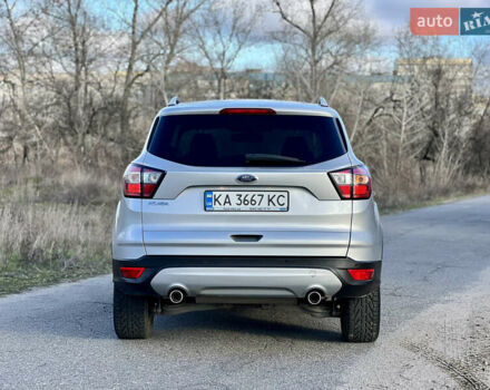 Сірий Форд Куга, об'ємом двигуна 2 л та пробігом 117 тис. км за 16999 $, фото 4 на Automoto.ua