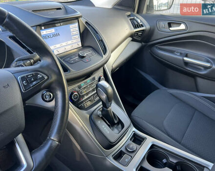 Сірий Форд Куга, об'ємом двигуна 2 л та пробігом 117 тис. км за 16999 $, фото 16 на Automoto.ua