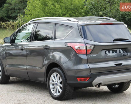 Серый Форд Куга, объемом двигателя 2 л и пробегом 115 тыс. км за 19000 $, фото 8 на Automoto.ua