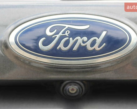 Серый Форд Куга, объемом двигателя 2 л и пробегом 115 тыс. км за 19000 $, фото 9 на Automoto.ua