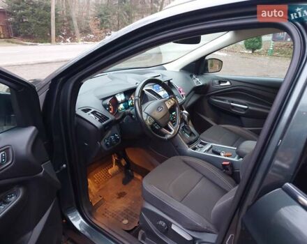 Серый Форд Куга, объемом двигателя 2 л и пробегом 95 тыс. км за 16900 $, фото 15 на Automoto.ua