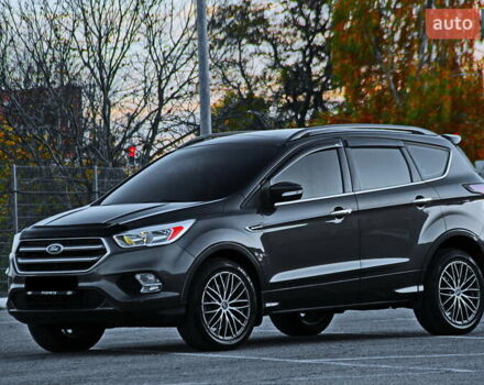 Серый Форд Куга, объемом двигателя 2 л и пробегом 83 тыс. км за 15300 $, фото 2 на Automoto.ua