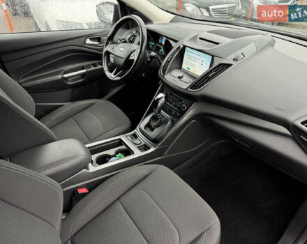 Серый Форд Куга, объемом двигателя 2 л и пробегом 191 тыс. км за 20900 $, фото 6 на Automoto.ua