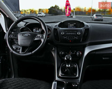 Серый Форд Куга, объемом двигателя 2 л и пробегом 83 тыс. км за 15300 $, фото 10 на Automoto.ua
