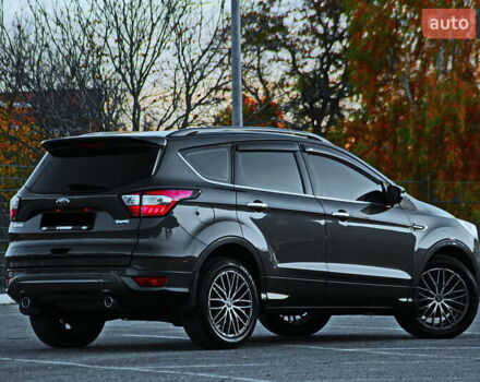 Серый Форд Куга, объемом двигателя 2 л и пробегом 83 тыс. км за 15300 $, фото 1 на Automoto.ua