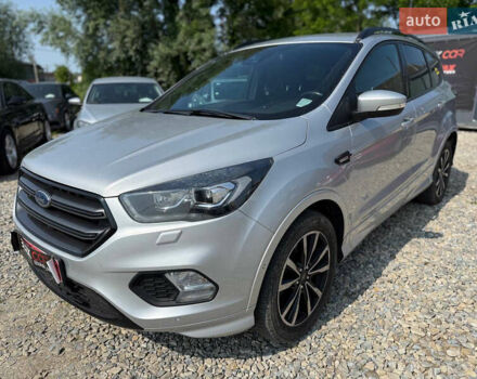 Серый Форд Куга, объемом двигателя 2 л и пробегом 226 тыс. км за 17700 $, фото 4 на Automoto.ua