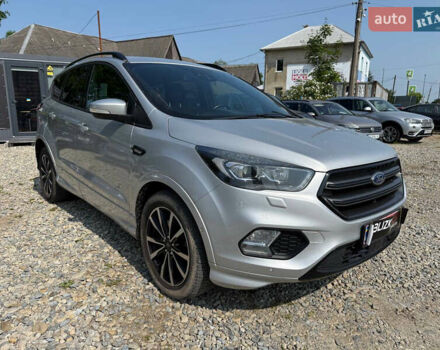 Серый Форд Куга, объемом двигателя 2 л и пробегом 226 тыс. км за 17700 $, фото 1 на Automoto.ua