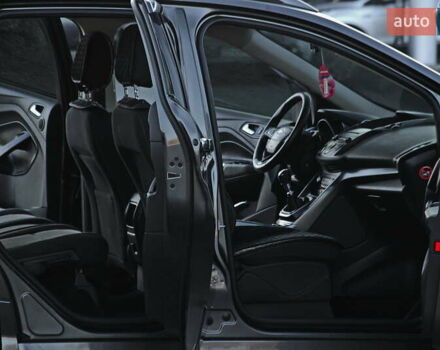 Серый Форд Куга, объемом двигателя 2 л и пробегом 83 тыс. км за 15300 $, фото 7 на Automoto.ua