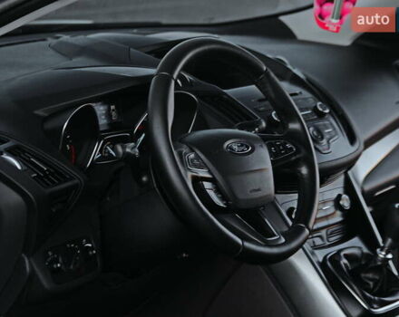 Серый Форд Куга, объемом двигателя 2 л и пробегом 83 тыс. км за 15300 $, фото 8 на Automoto.ua