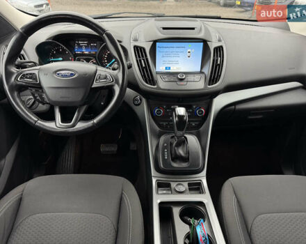 Серый Форд Куга, объемом двигателя 2 л и пробегом 191 тыс. км за 20900 $, фото 7 на Automoto.ua