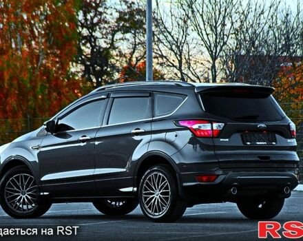 Серый Форд Куга, объемом двигателя 2 л и пробегом 82 тыс. км за 15300 $, фото 4 на Automoto.ua