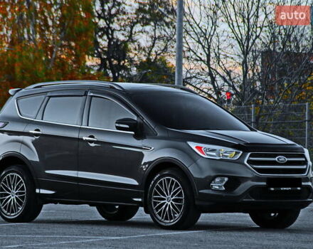 Серый Форд Куга, объемом двигателя 2 л и пробегом 83 тыс. км за 15300 $, фото 5 на Automoto.ua