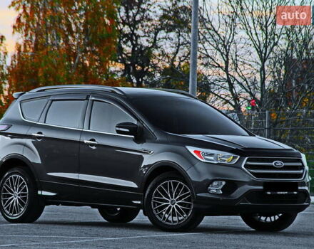 Серый Форд Куга, объемом двигателя 2 л и пробегом 83 тыс. км за 15300 $, фото 3 на Automoto.ua