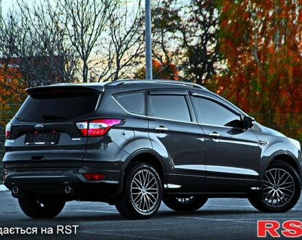 Серый Форд Куга, объемом двигателя 2 л и пробегом 82 тыс. км за 15300 $, фото 1 на Automoto.ua