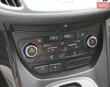 Серый Форд Куга, объемом двигателя 1.5 л и пробегом 166 тыс. км за 16500 $, фото 13 на Automoto.ua