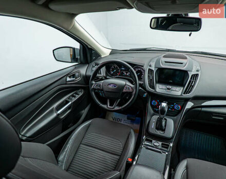 Серый Форд Куга, объемом двигателя 2 л и пробегом 128 тыс. км за 17705 $, фото 10 на Automoto.ua