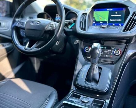 Серый Форд Куга, объемом двигателя 2 л и пробегом 138 тыс. км за 16700 $, фото 3 на Automoto.ua