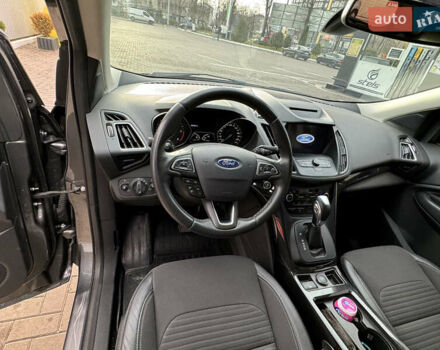 Форд Куга 2019 в Ивано-Франковске на Automoto.ua Серый Форд Куга, объемом двигателя 2 л и пробегом 72 тыс. км за 19800 $, фото 7 на Automoto.ua