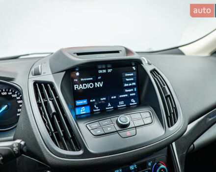 Серый Форд Куга, объемом двигателя 2 л и пробегом 128 тыс. км за 17705 $, фото 15 на Automoto.ua