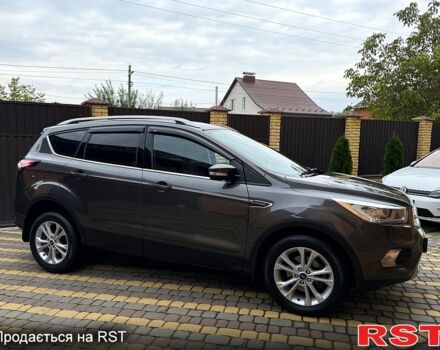 Сірий Форд Куга, об'ємом двигуна 1.5 л та пробігом 71 тис. км за 17999 $, фото 1 на Automoto.ua