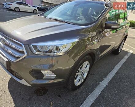 Серый Форд Куга, объемом двигателя 1.5 л и пробегом 35 тыс. км за 21000 $, фото 4 на Automoto.ua