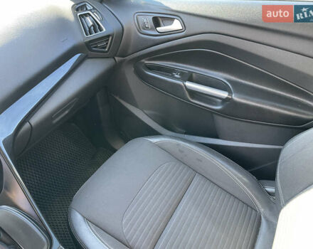 Форд Куга 2019 в Шепетовке на Automoto.ua Серый Форд Куга, объемом двигателя 2 л и пробегом 245 тыс. км за 16000 $, фото 16 на Automoto.ua