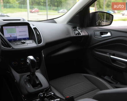 Серый Форд Куга, объемом двигателя 1.5 л и пробегом 166 тыс. км за 16500 $, фото 10 на Automoto.ua