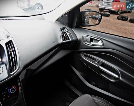 Серый Форд Куга, объемом двигателя 2 л и пробегом 180 тыс. км за 17700 $, фото 11 на Automoto.ua