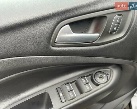 Серый Форд Куга, объемом двигателя 1.5 л и пробегом 88 тыс. км за 17900 $, фото 21 на Automoto.ua