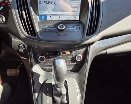 Серый Форд Куга, объемом двигателя 1.5 л и пробегом 35 тыс. км за 21000 $, фото 23 на Automoto.ua