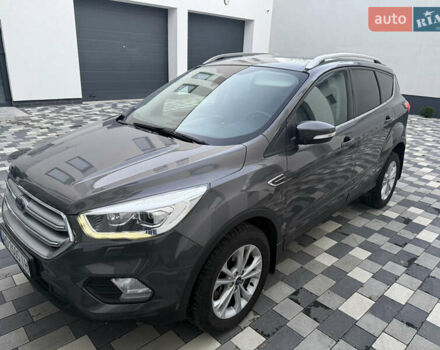 Сірий Форд Куга, об'ємом двигуна 2 л та пробігом 113 тис. км за 23000 $, фото 1 на Automoto.ua