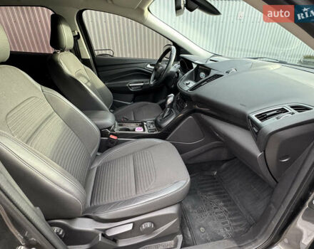 Форд Куга 2019 в Ивано-Франковске на Automoto.ua Серый Форд Куга, объемом двигателя 2 л и пробегом 72 тыс. км за 19800 $, фото 5 на Automoto.ua