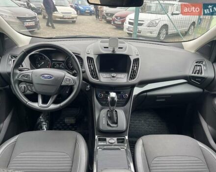 Серый Форд Куга, объемом двигателя 1.5 л и пробегом 88 тыс. км за 17900 $, фото 10 на Automoto.ua
