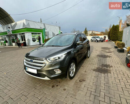 Форд Куга 2019 в Ивано-Франковске на Automoto.ua Серый Форд Куга, объемом двигателя 2 л и пробегом 72 тыс. км за 19800 $, фото 2 на Automoto.ua