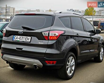 Серый Форд Куга, объемом двигателя 2 л и пробегом 180 тыс. км за 17700 $, фото 2 на Automoto.ua