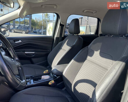 Форд Куга 2019 в Шепетовке на Automoto.ua Серый Форд Куга, объемом двигателя 2 л и пробегом 245 тыс. км за 16000 $, фото 4 на Automoto.ua