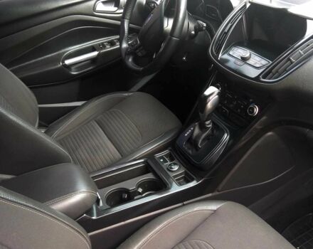 Серый Форд Куга, объемом двигателя 2 л и пробегом 95 тыс. км за 17700 $, фото 3 на Automoto.ua